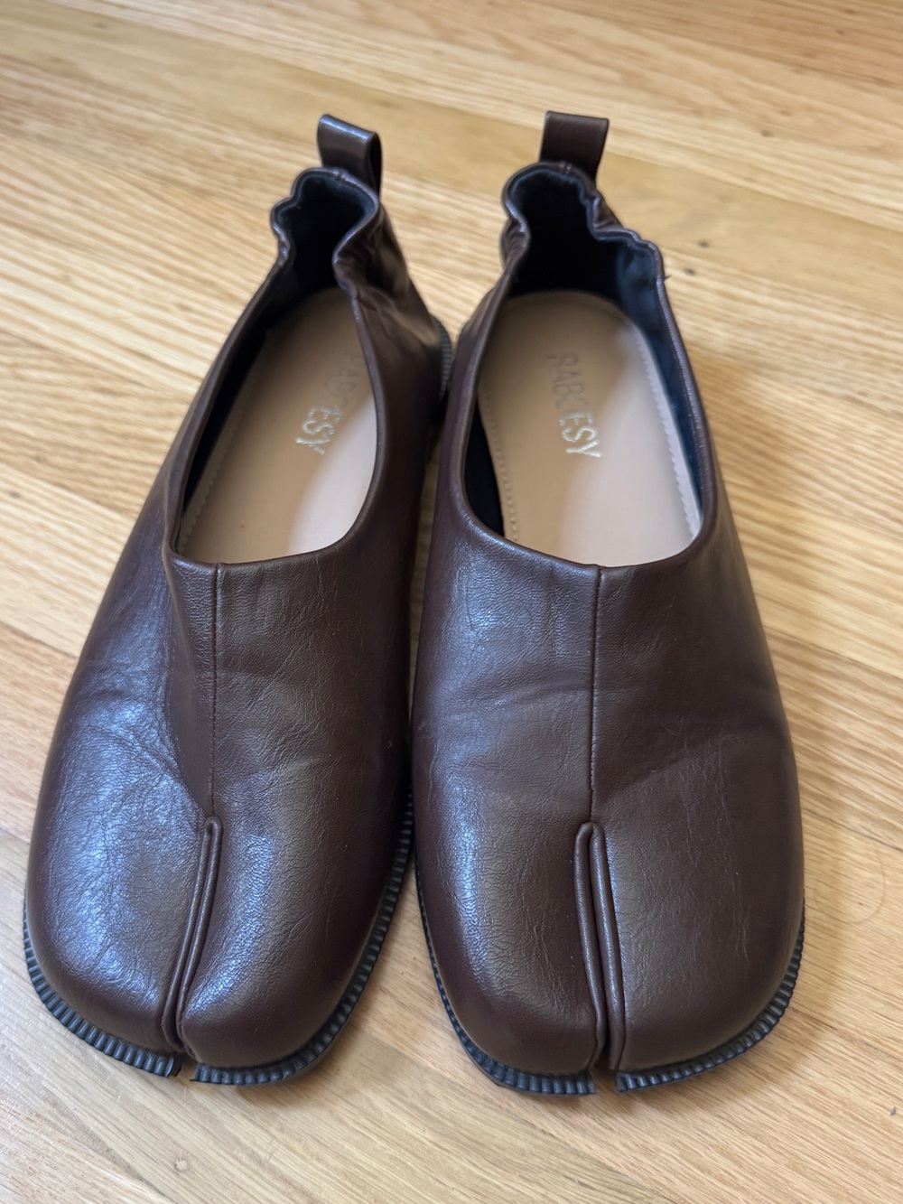 Size 38 RABOESY Women's Split-Toe Leather Flats — Dark Brown - Picture 3 of 5